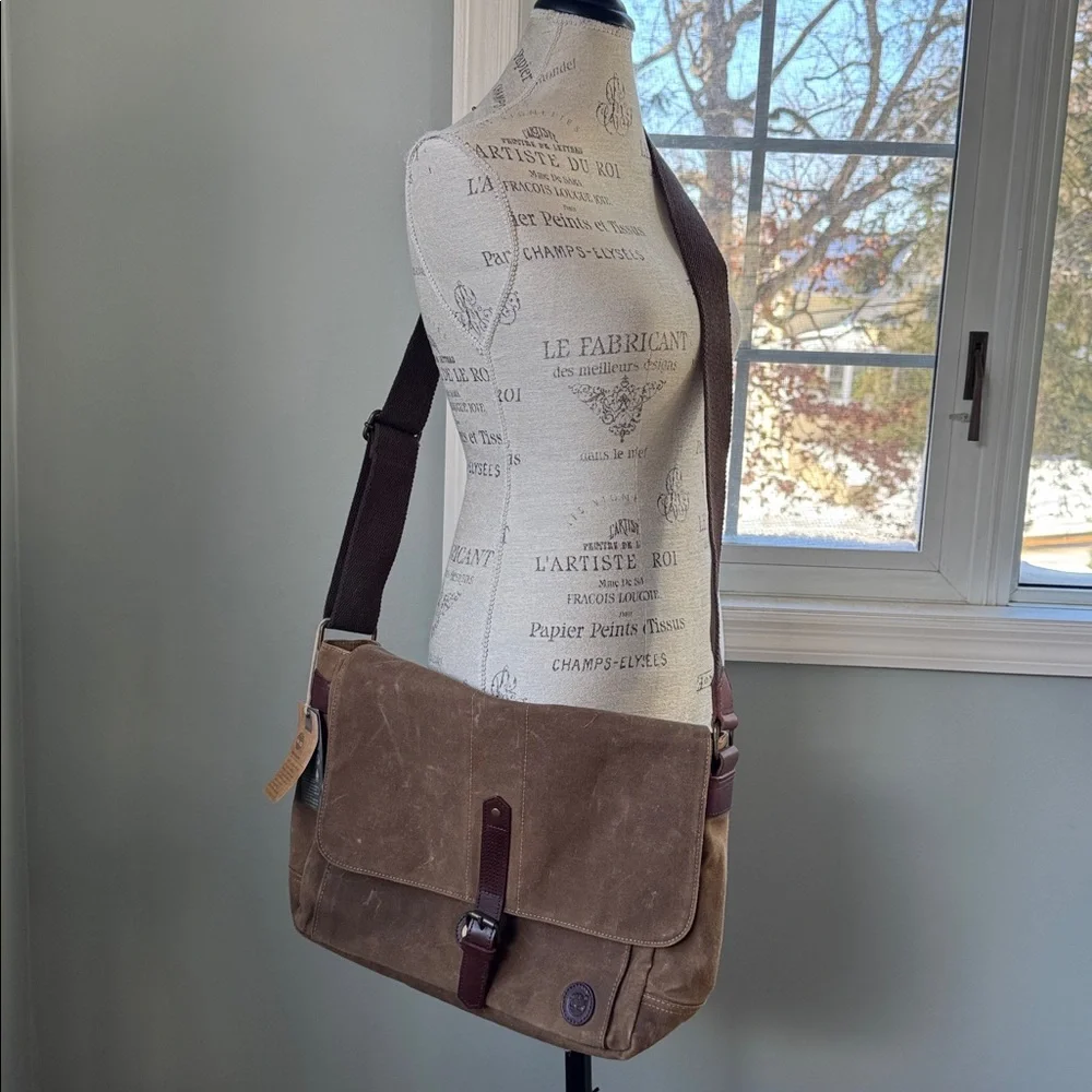 Timberland Sebasoo oiled canvas leather trim messenger bag NWT
